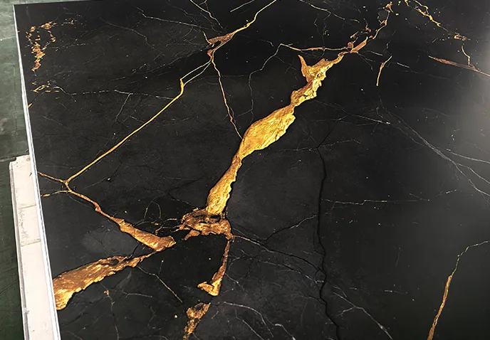 ຂໍ້ດີຂອງຝາຜະຫນັງຄາບອນ Crystal.